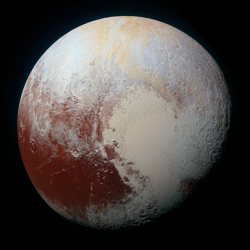 gelesen - Weltallfotoqualität via Pluto und die Farbe Blau